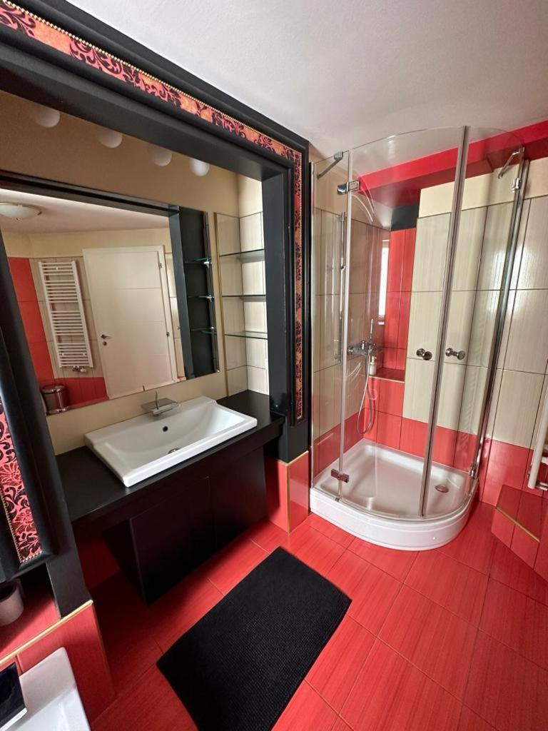 Jacuzzi Apartment - Center 萨格勒布 外观 照片