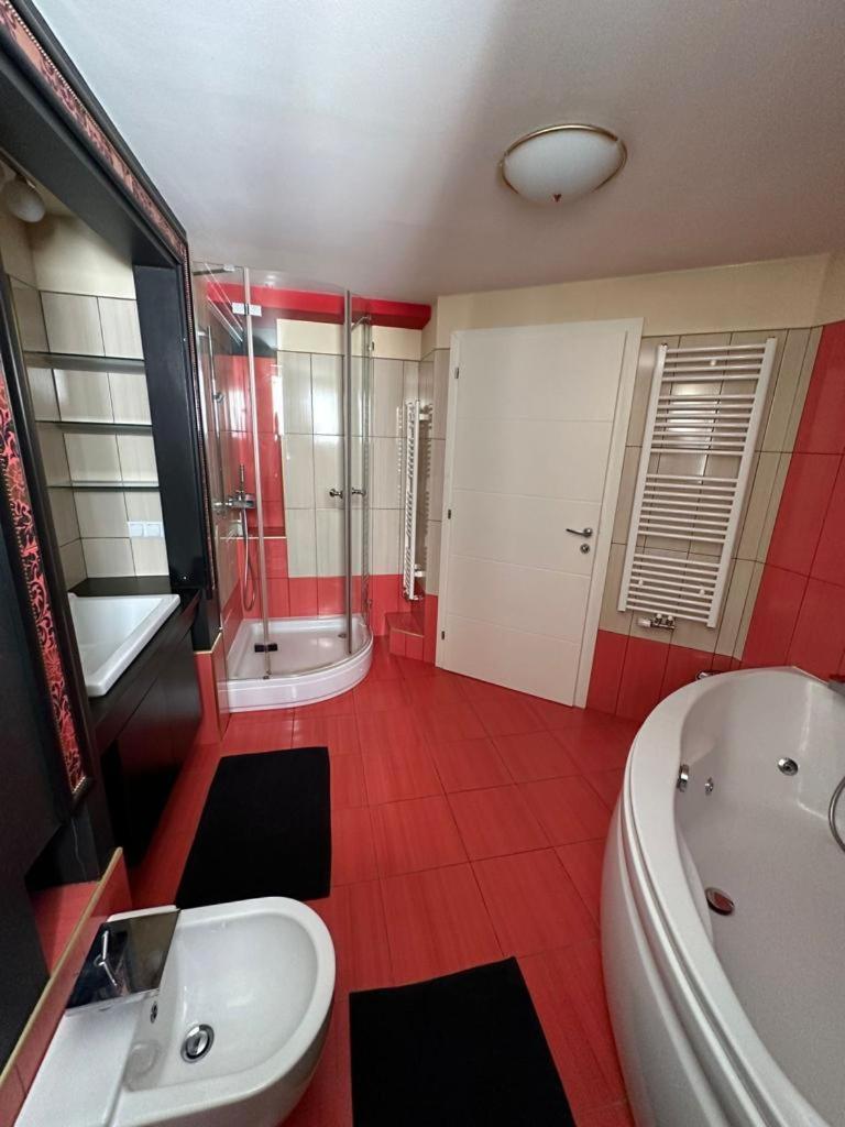 Jacuzzi Apartment - Center 萨格勒布 外观 照片